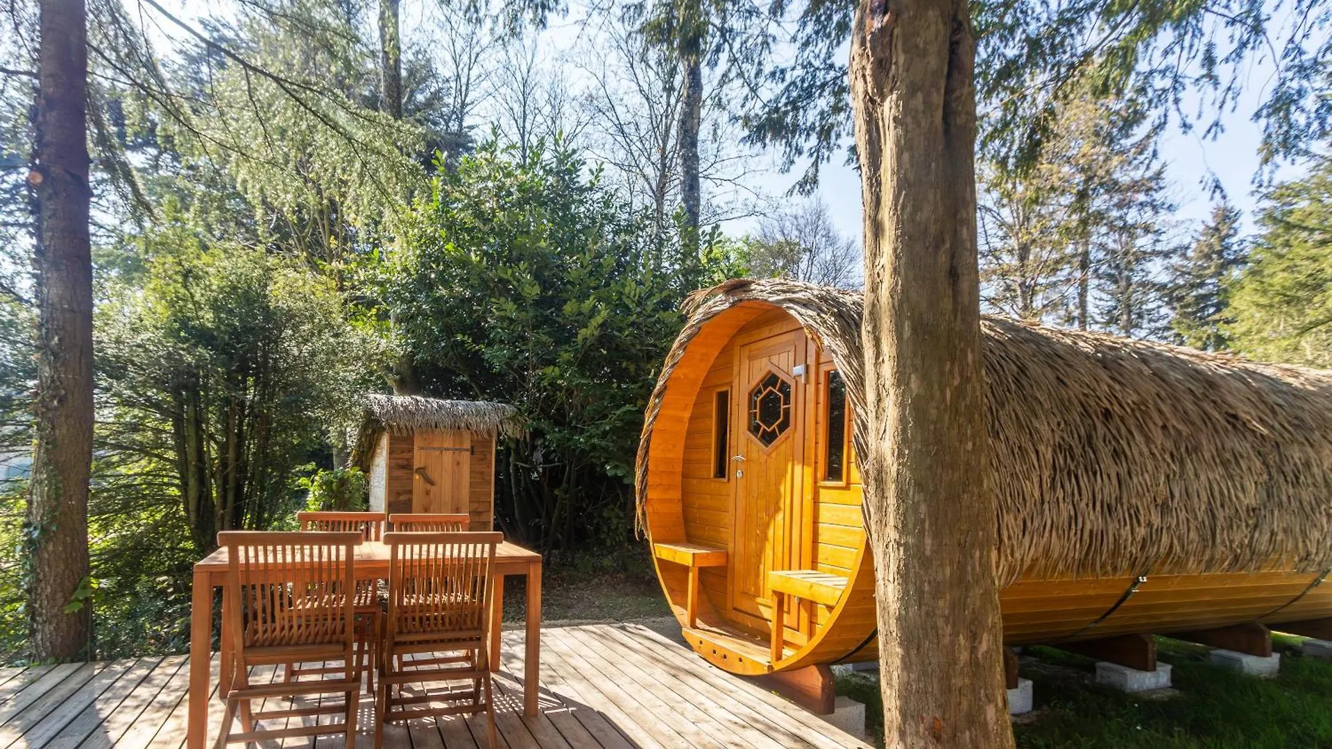Bed & Breakfast Insolites, Les Ormes, Epiniac France