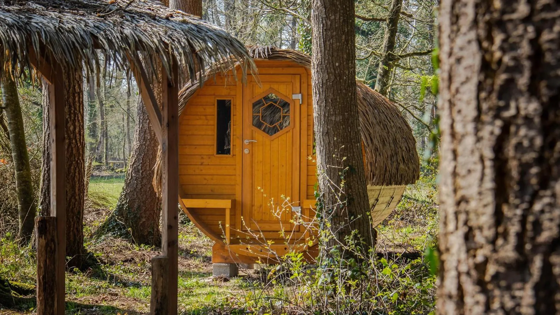 Bed & Breakfast Insolites, Les Ormes, Epiniac