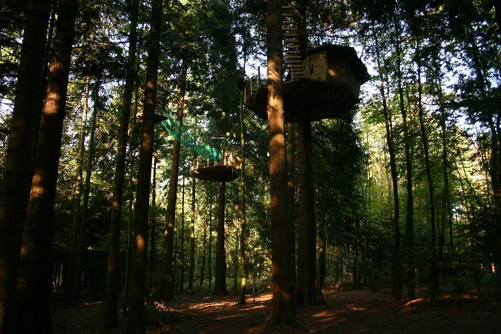 Bed & Breakfast Insolites, Les Ormes, Epiniac